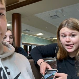 Meet your Posher, Mace